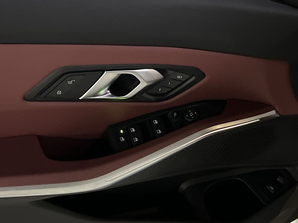 Thumbnail: 2025 BMW 3 Series - 13