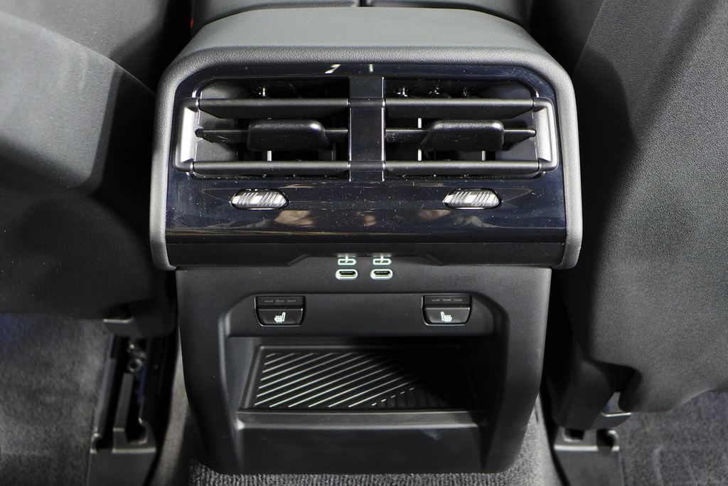 Thumbnail: 2024 BMW i5 - 24