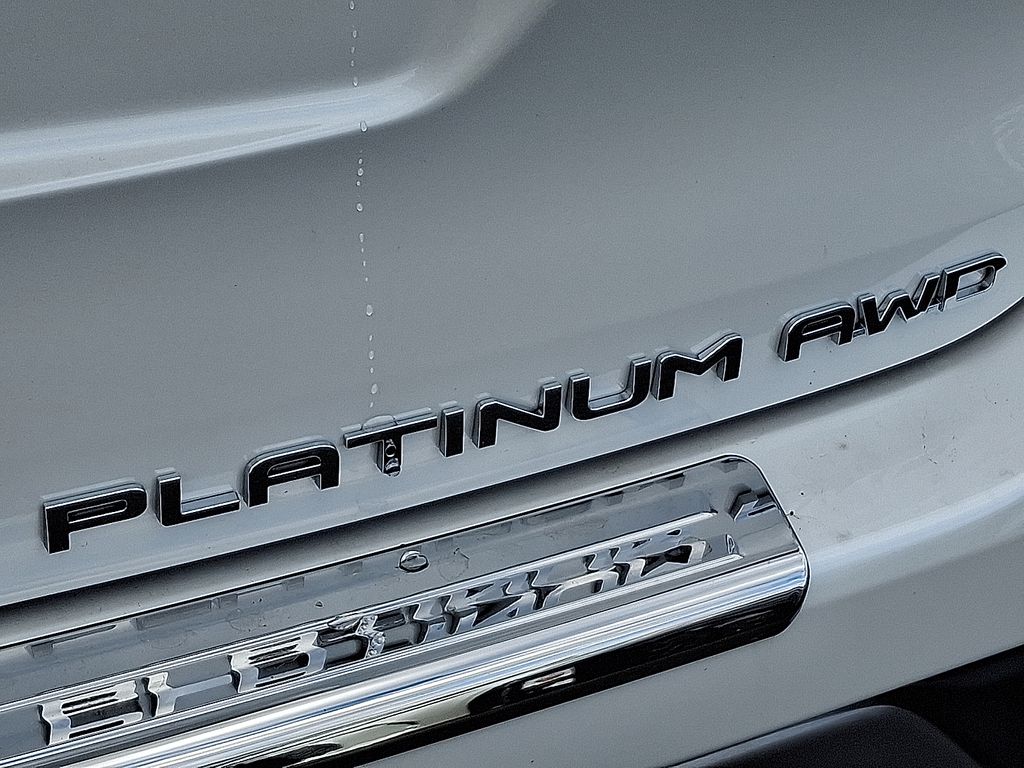 Thumbnail: 2026 Toyota Highlander - 6