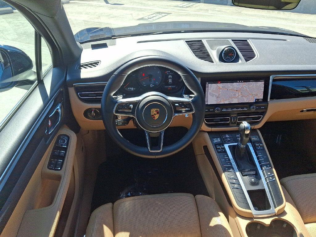 Thumbnail: 2021 Porsche Macan - 14