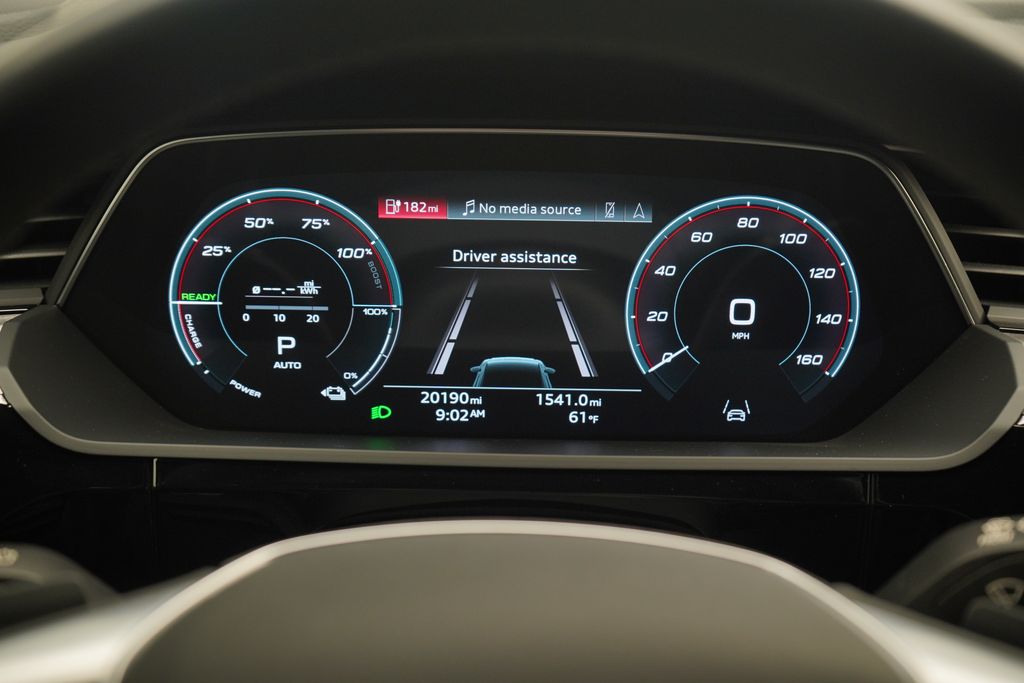 Thumbnail: 2024 Audi Q8 e-tron - 10