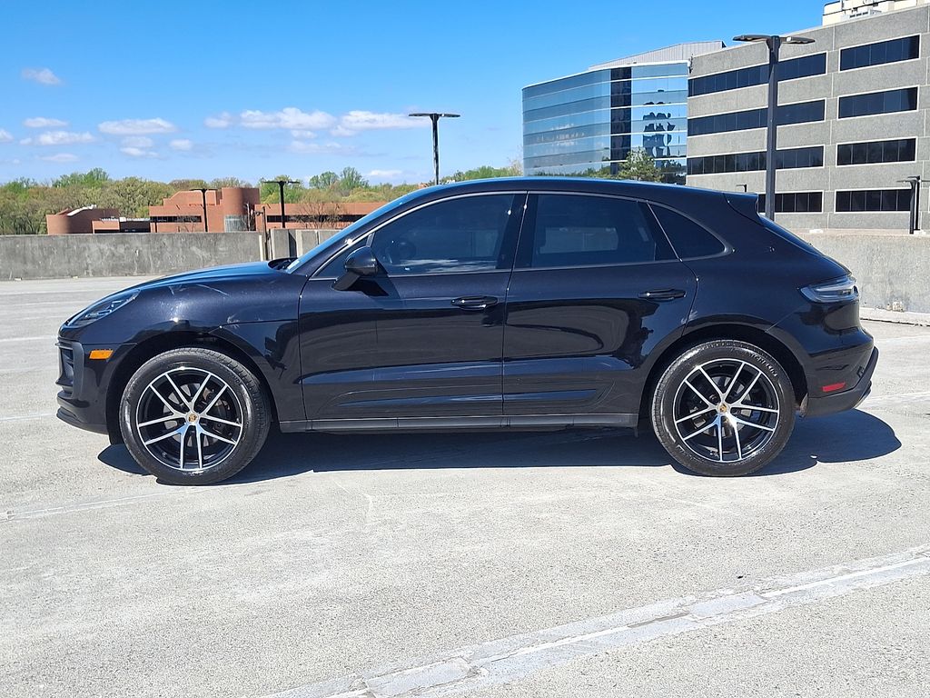 Thumbnail: 2024 Porsche Macan - 2