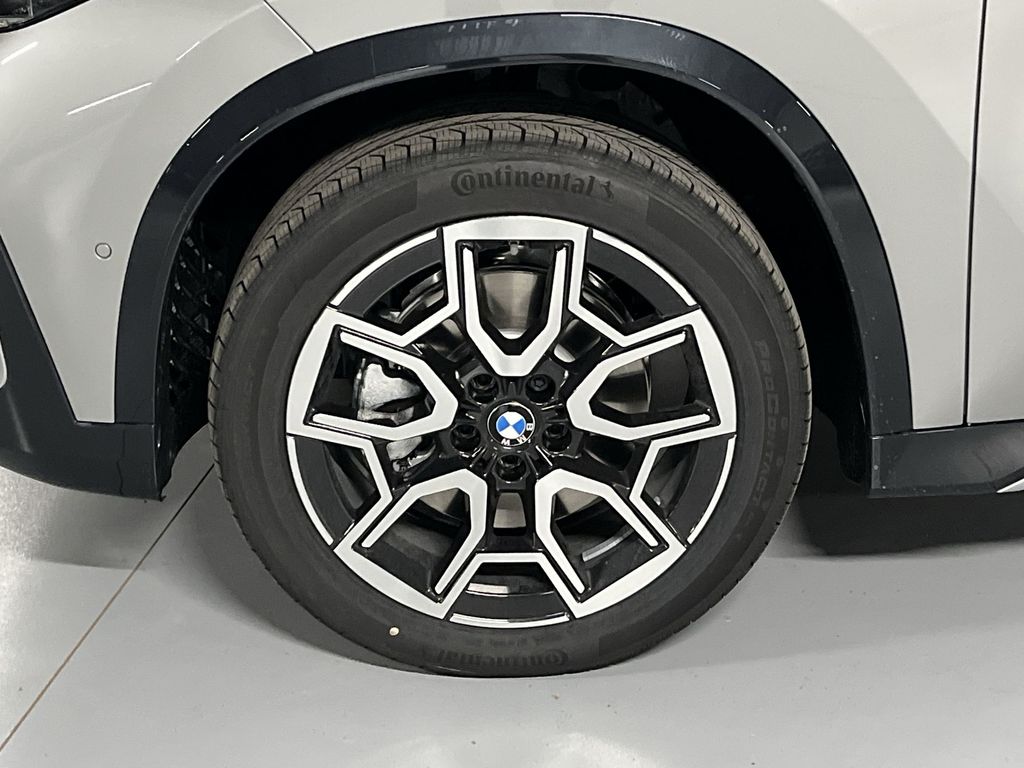 2025 BMW X1 xDrive28i 10