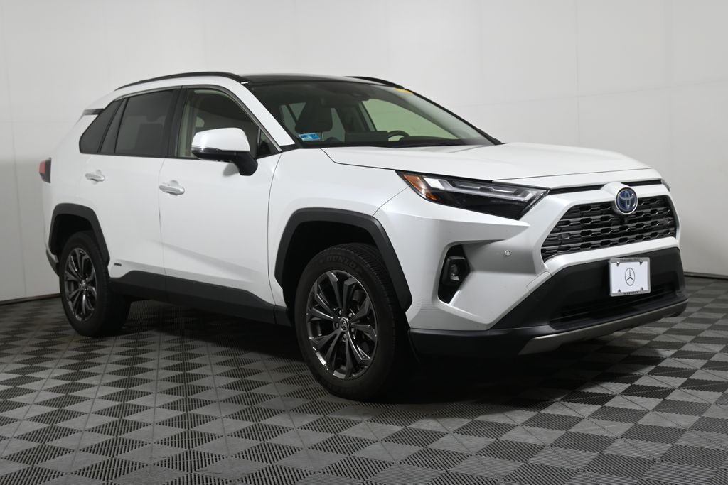 Thumbnail: 2023 Toyota RAV4 - 8