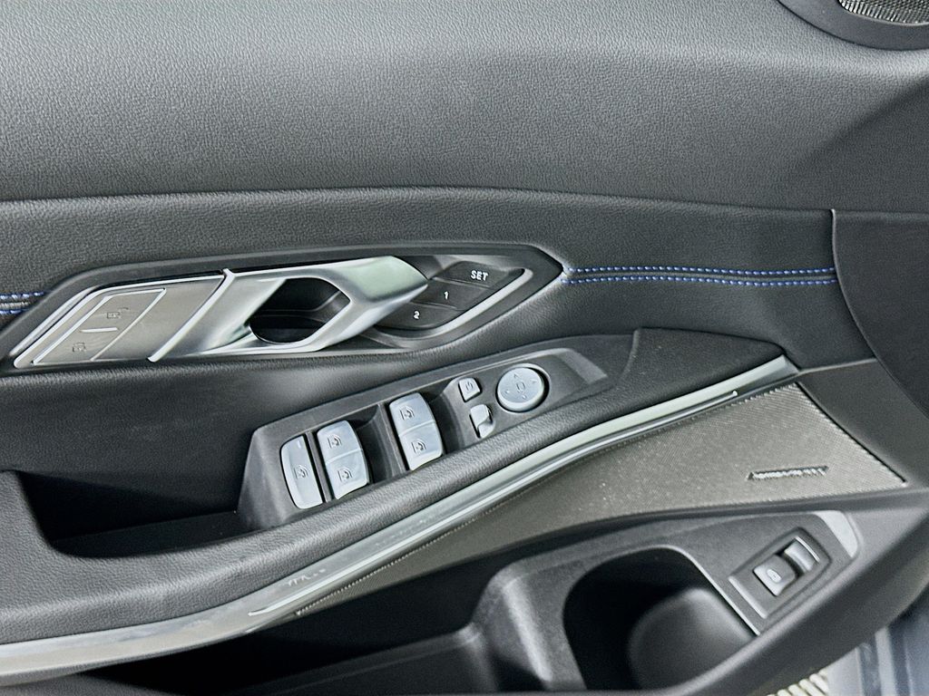Thumbnail: 2025 BMW 3 Series - 20
