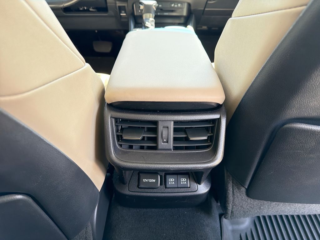Thumbnail: 2020 Lexus ES - 18