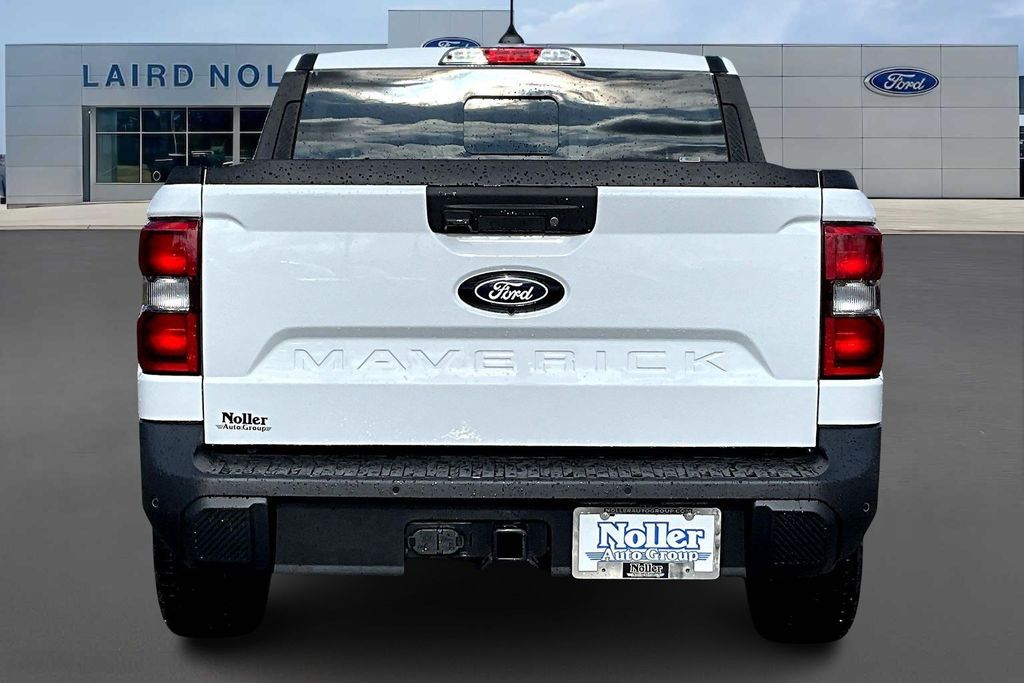 View vehicle photo 4