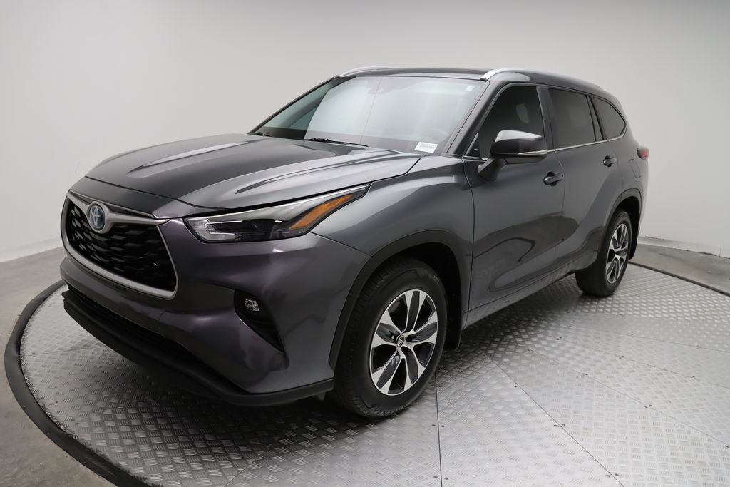 2023 Toyota Highlander XLE -
                West Palm Beach, FL