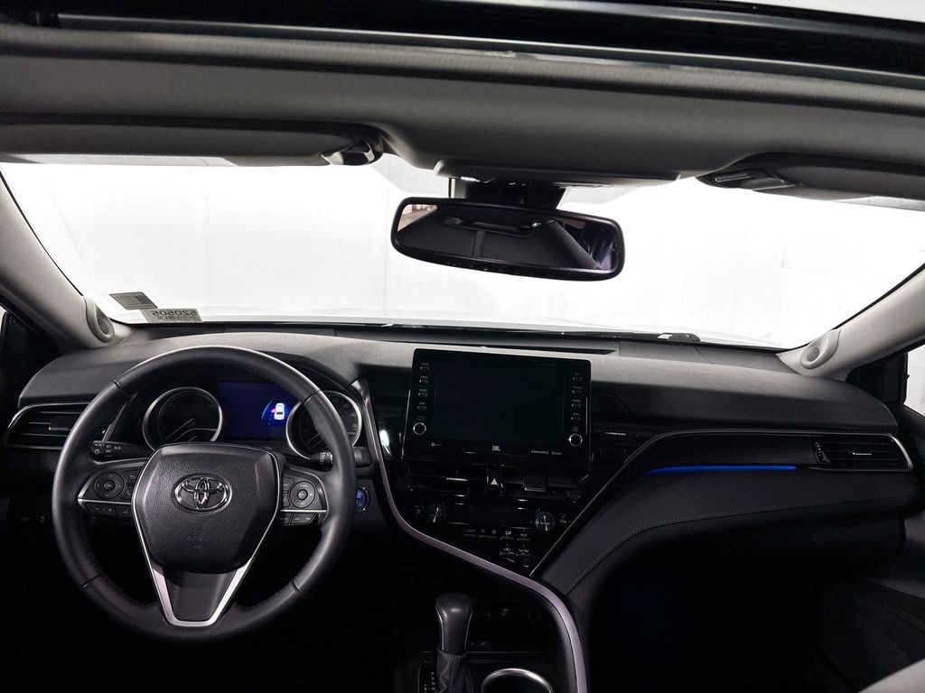 2024 Toyota Camry Hybrid XLE
