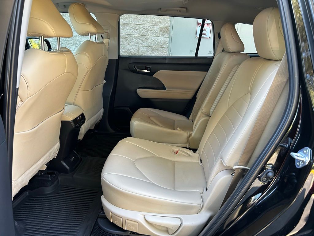 Thumbnail: 2024 Toyota Highlander - 13