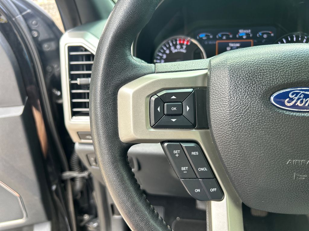 2022 Agate Black Metallic Ford Super Duty F-250 SRW Lariat 4X4 Truck