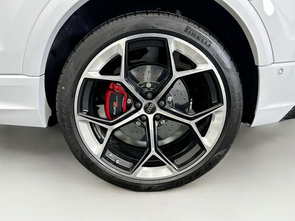 Thumbnail: 2026 Audi RS Q8 - 31