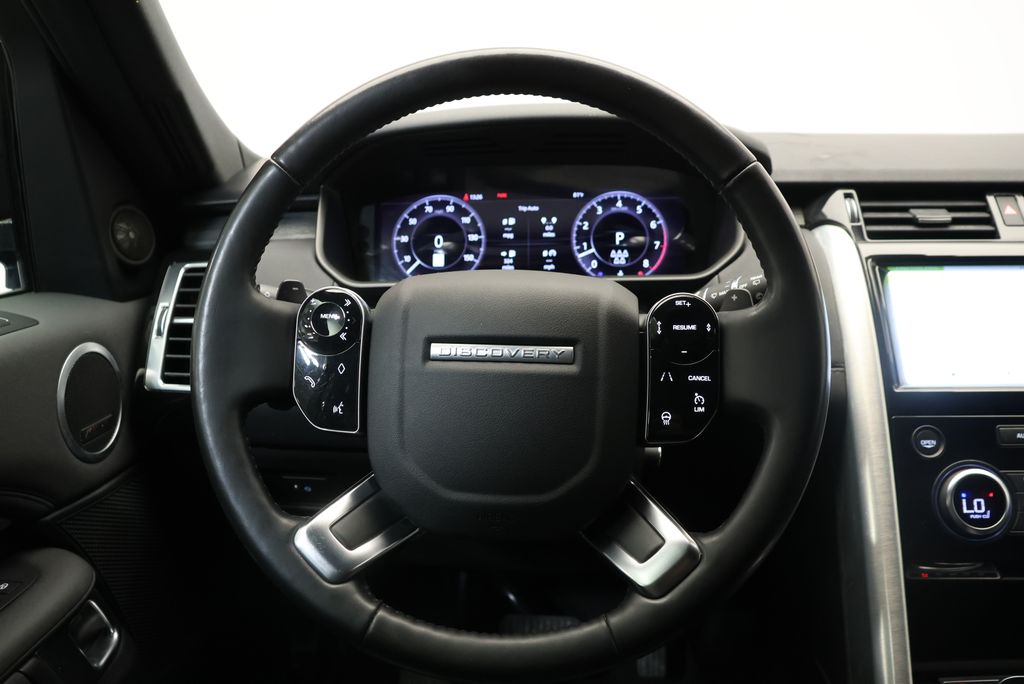 Thumbnail: 2020 Land Rover Discovery - 16