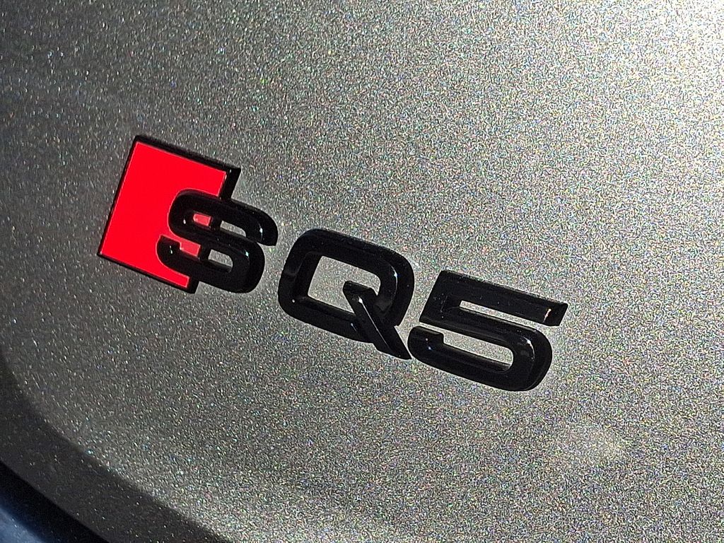 Thumbnail: 2023 Audi SQ5 - 31