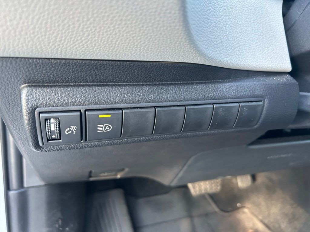 Thumbnail: 2025 Toyota Corolla - 17