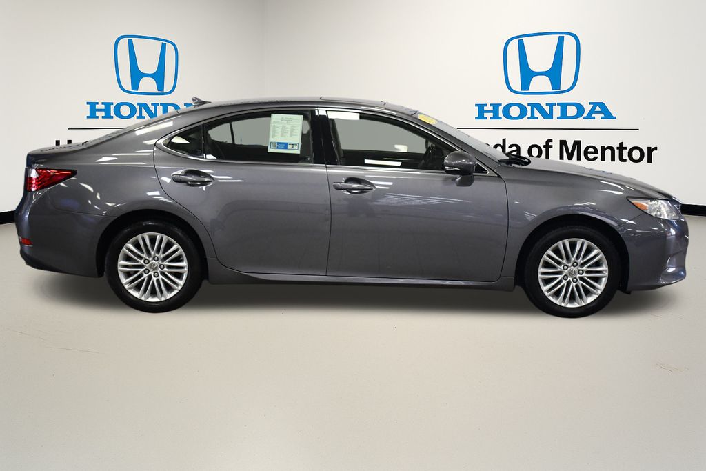 Thumbnail: 2013 Lexus ES - 7