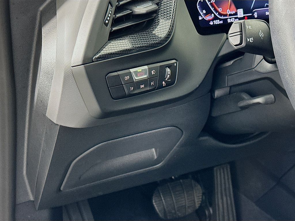 Thumbnail: 2024 BMW 2 Series - 10