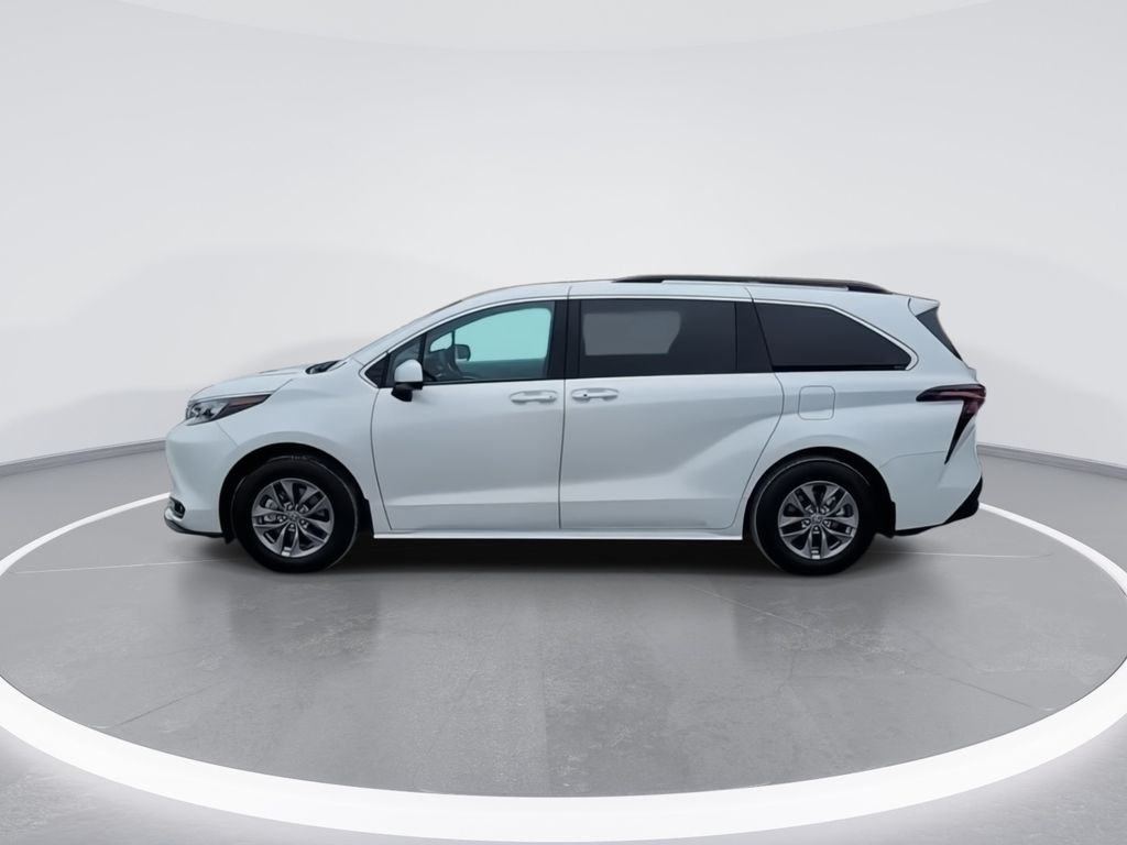 2025 Toyota Sienna XLE 5