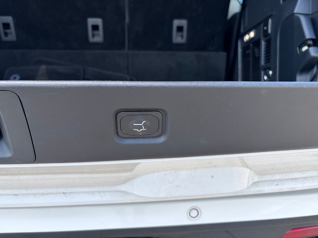 Used 2025 Ford Expedition SUV