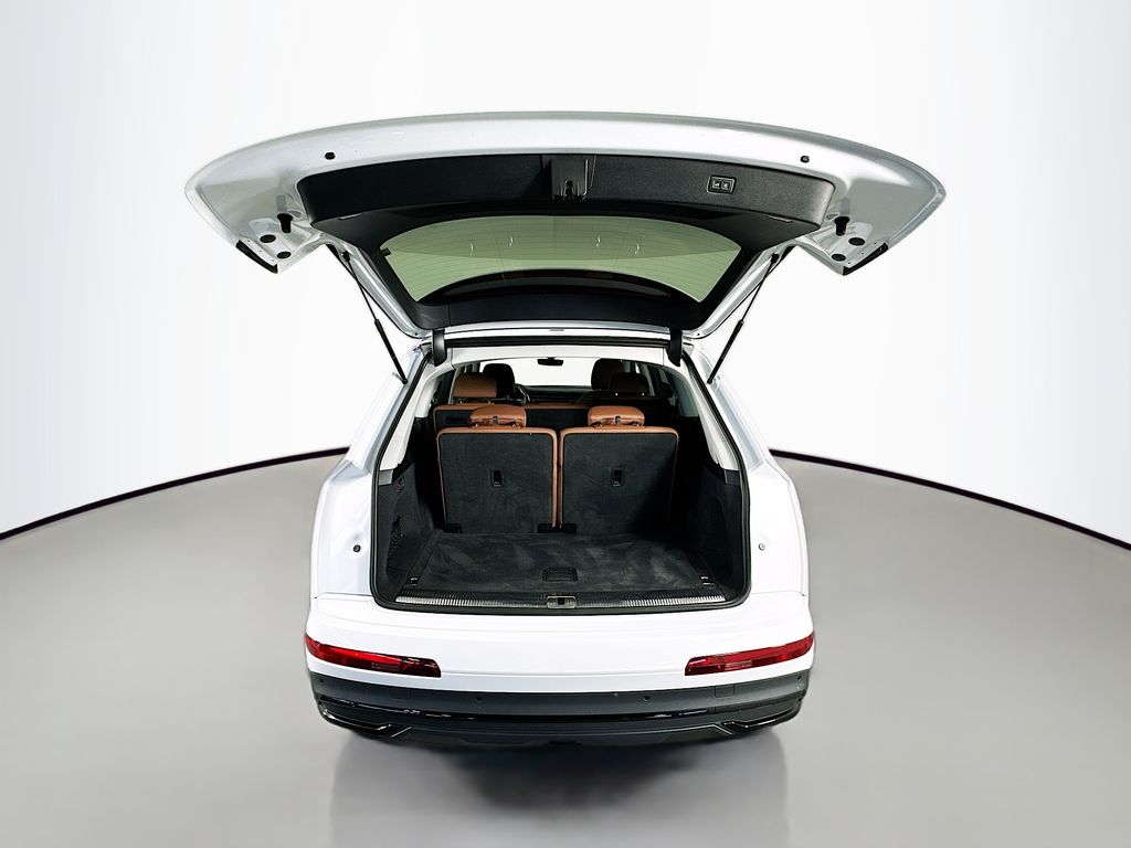 AudiQ730