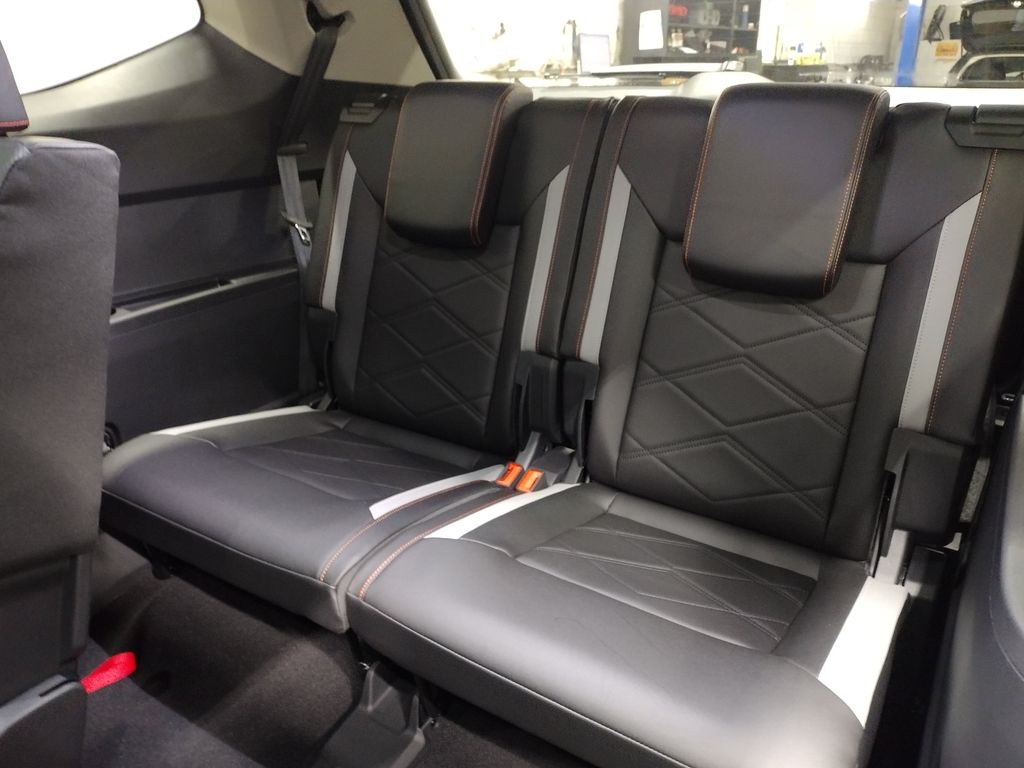 2025 Volkswagen Atlas 2.0T Peak Edition SE W/Tech