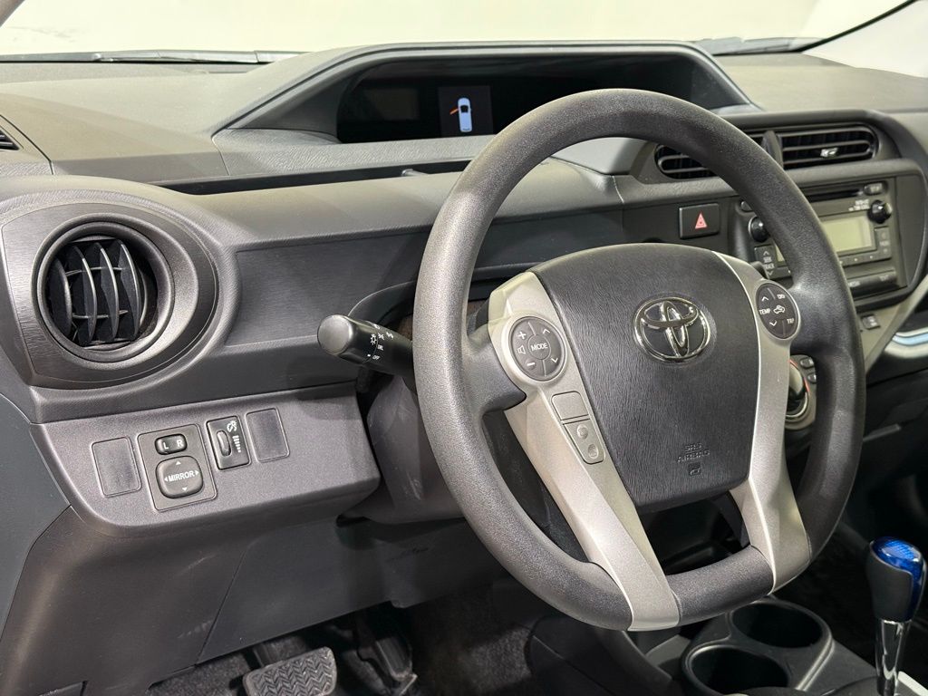 Thumbnail: 2013 Toyota Prius c - 17