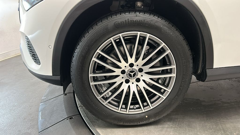 2025 Mercedes-Benz GLC 300 10