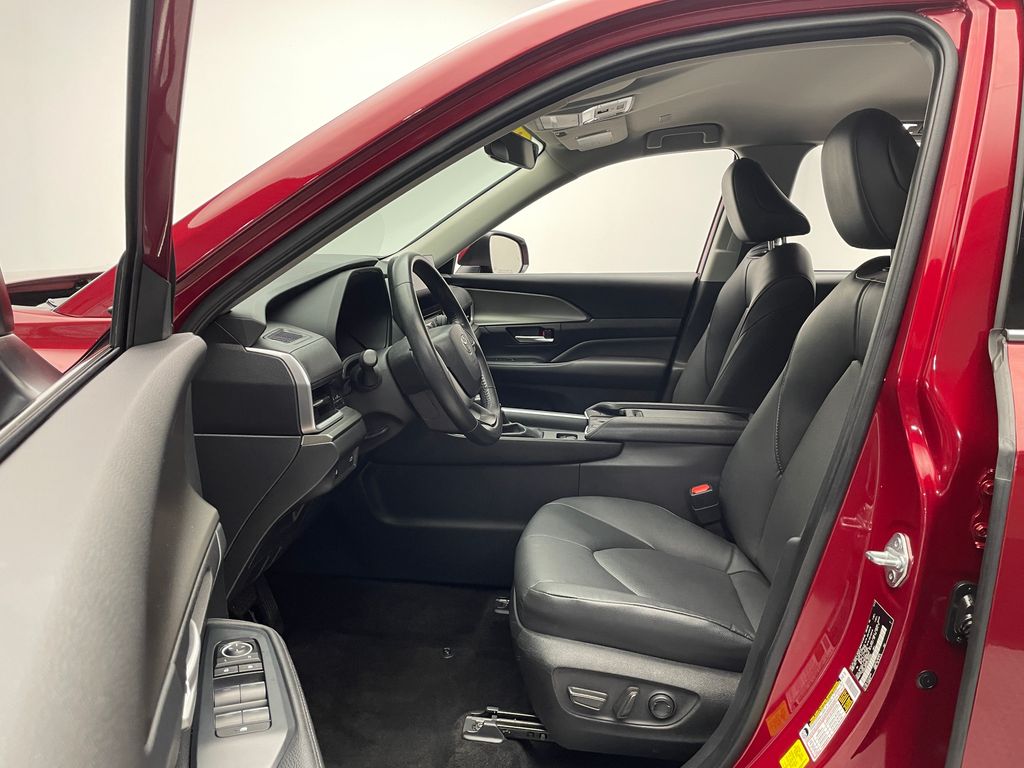 Thumbnail: 2024 Toyota Grand Highlander - 12