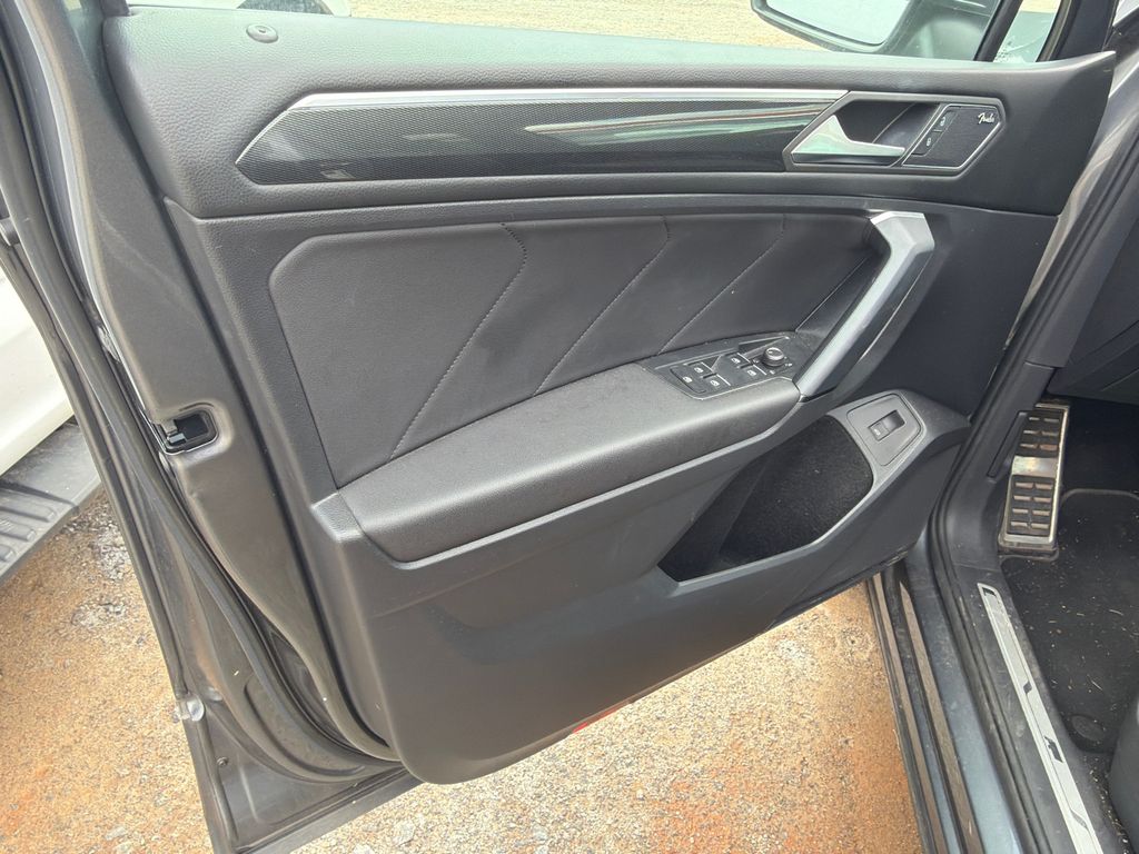 Used 2019 Platinum Gray Metallic Volkswagen 2.0T SEL Premium R-Line image 7