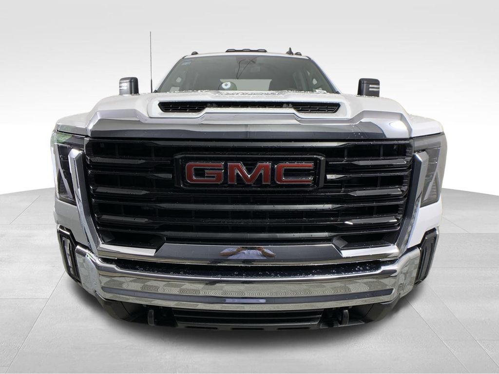 2024 GMC Sierra 2500HD Pro 9