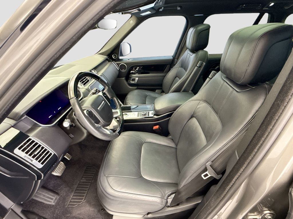 Thumbnail: 2022 Land Rover Range Rover - 18