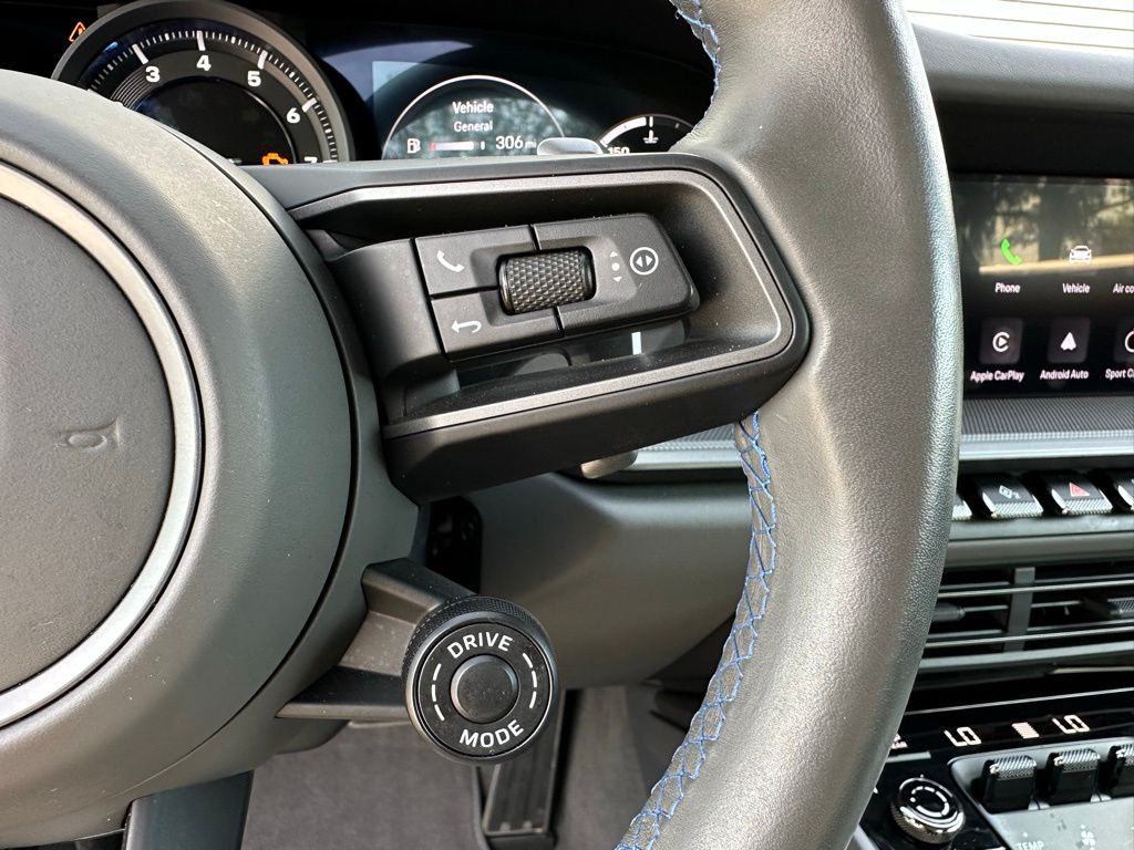 Thumbnail: 2022 Porsche 911 - 16