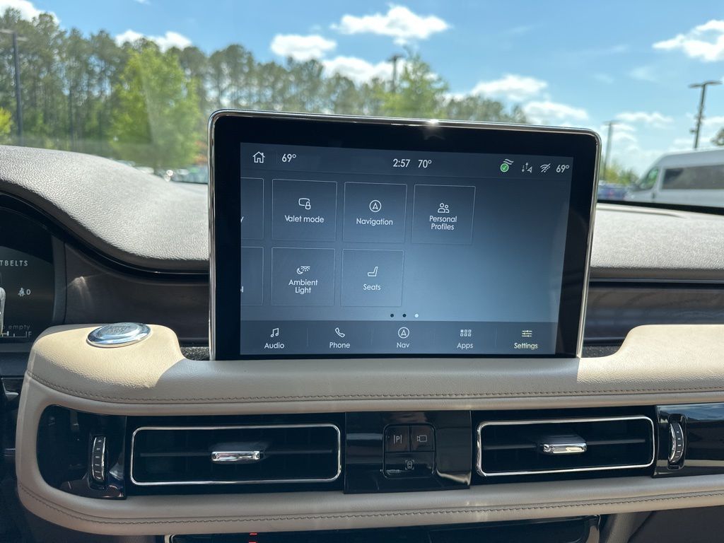 2021 Pristine White Lincoln Aviator Reserve AWD SUV