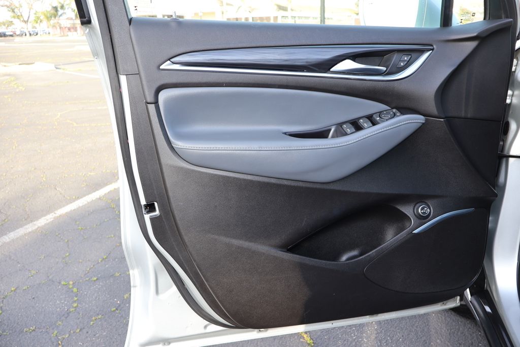 2019 Buick Enclave Essence 25