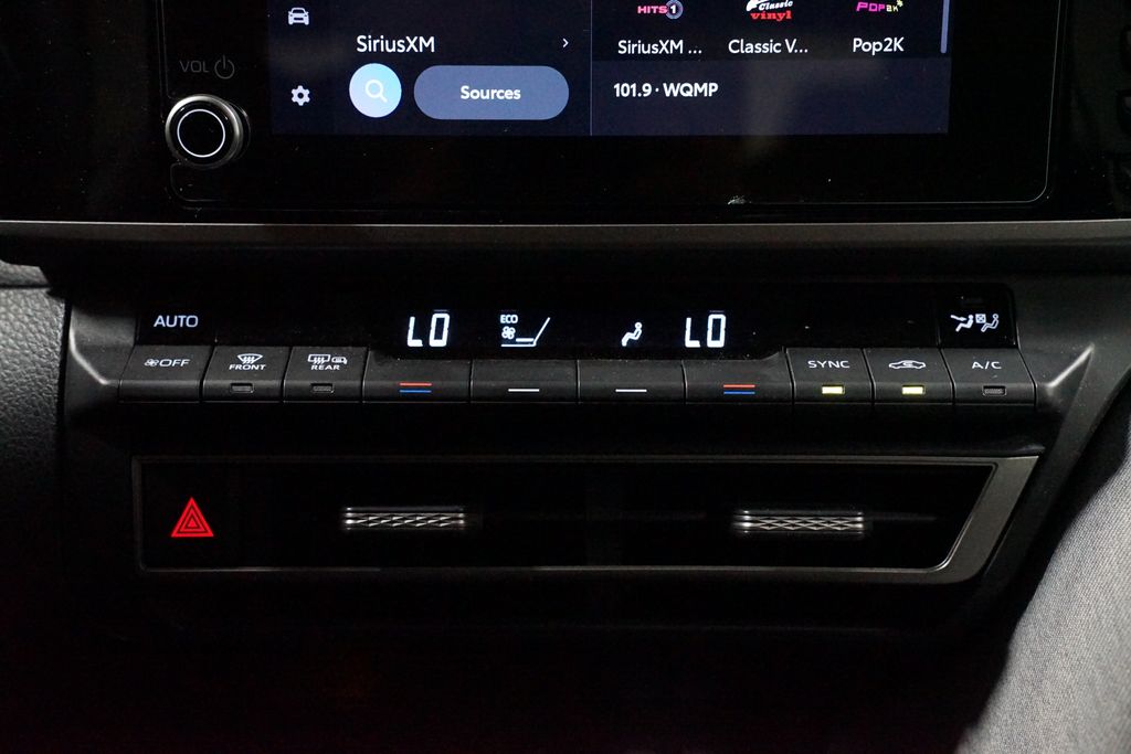 Thumbnail: 2025 Toyota Camry - 20