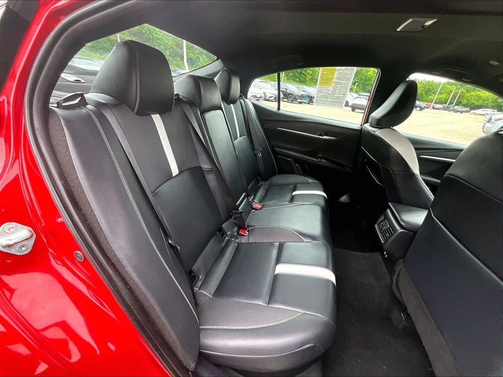 2025 Toyota Camry — photo 16