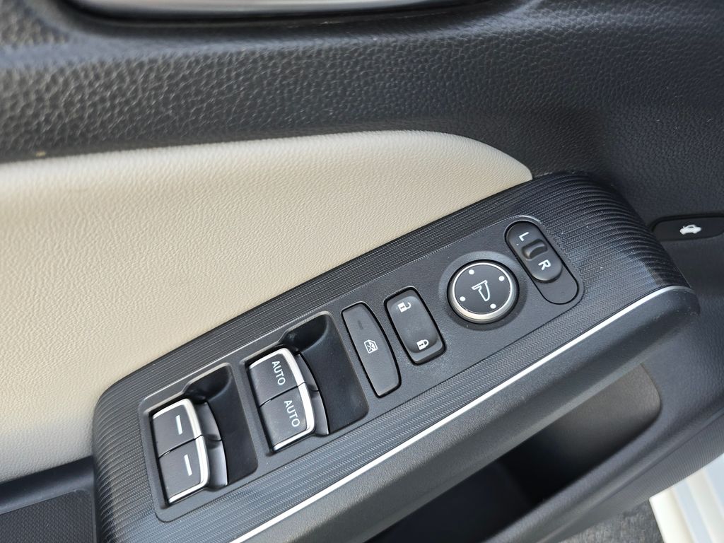 2022 Honda Civic Touring photo 34