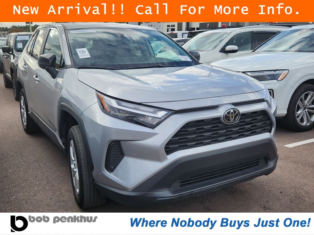 2025 Toyota RAV4 LE