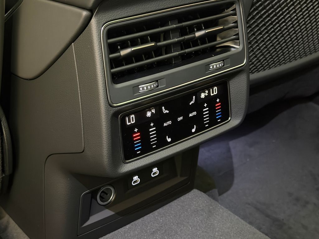 Thumbnail: 2026 Audi Q7 - 21