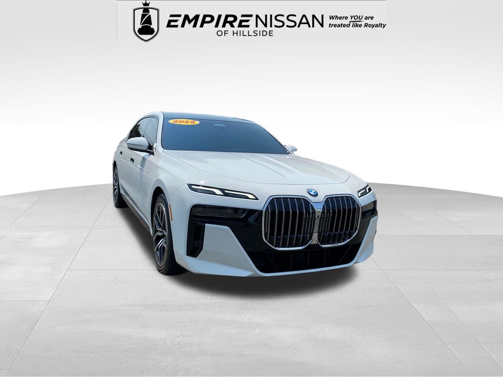 Alpine White 2025 BMW 7 Series Sedan All-Wheel Drive 8-Speed Automatic