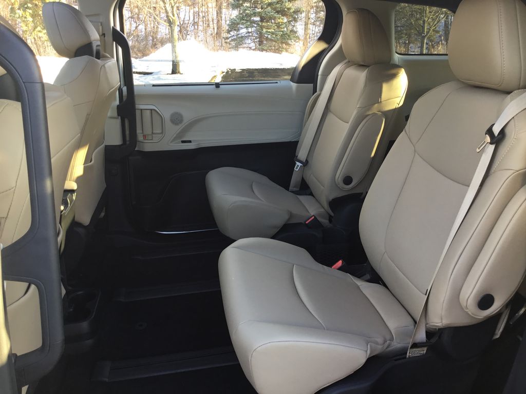 Thumbnail: 2024 Toyota Sienna - 16