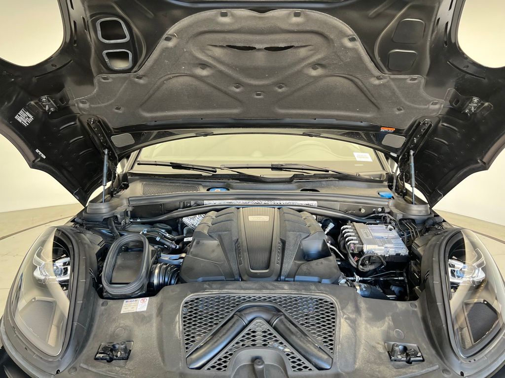 Thumbnail: 2020 Porsche Macan - 12