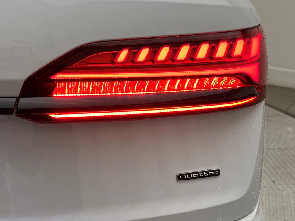 Thumbnail: 2026 Audi Q7 - 10