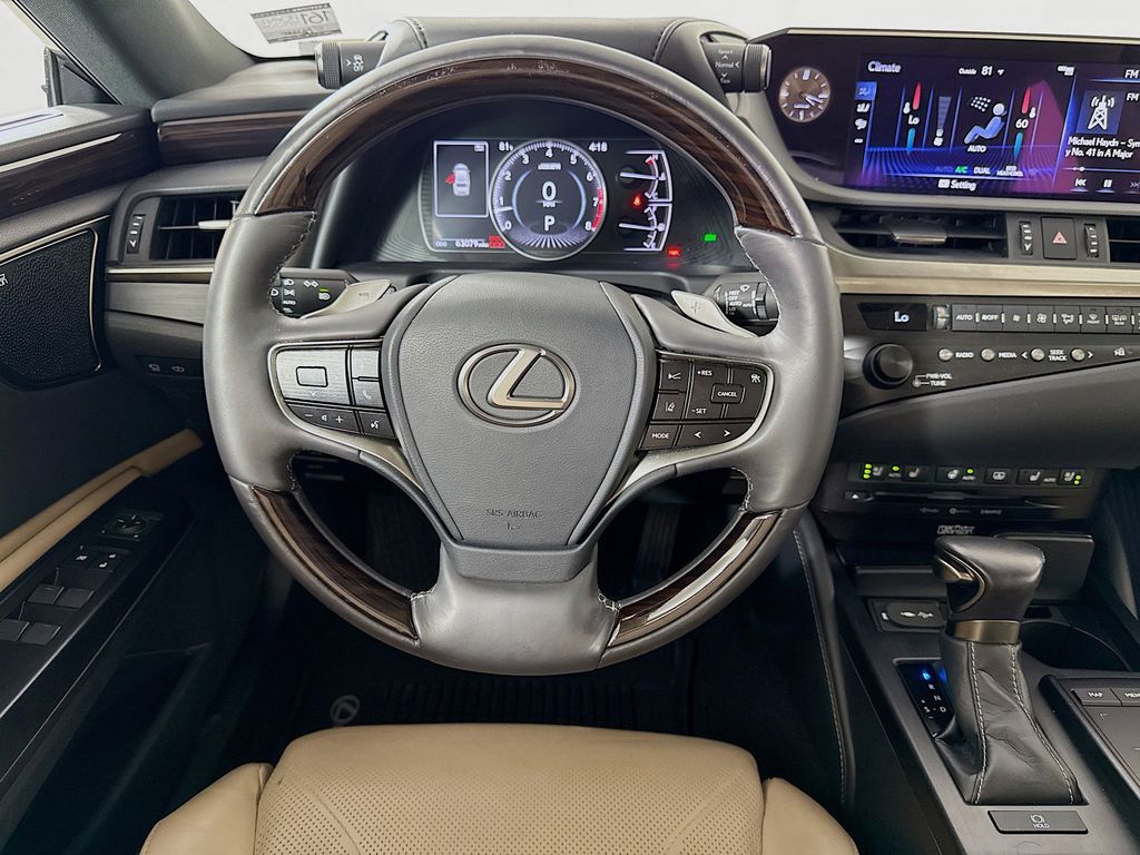Thumbnail: 2019 Lexus ES - 23