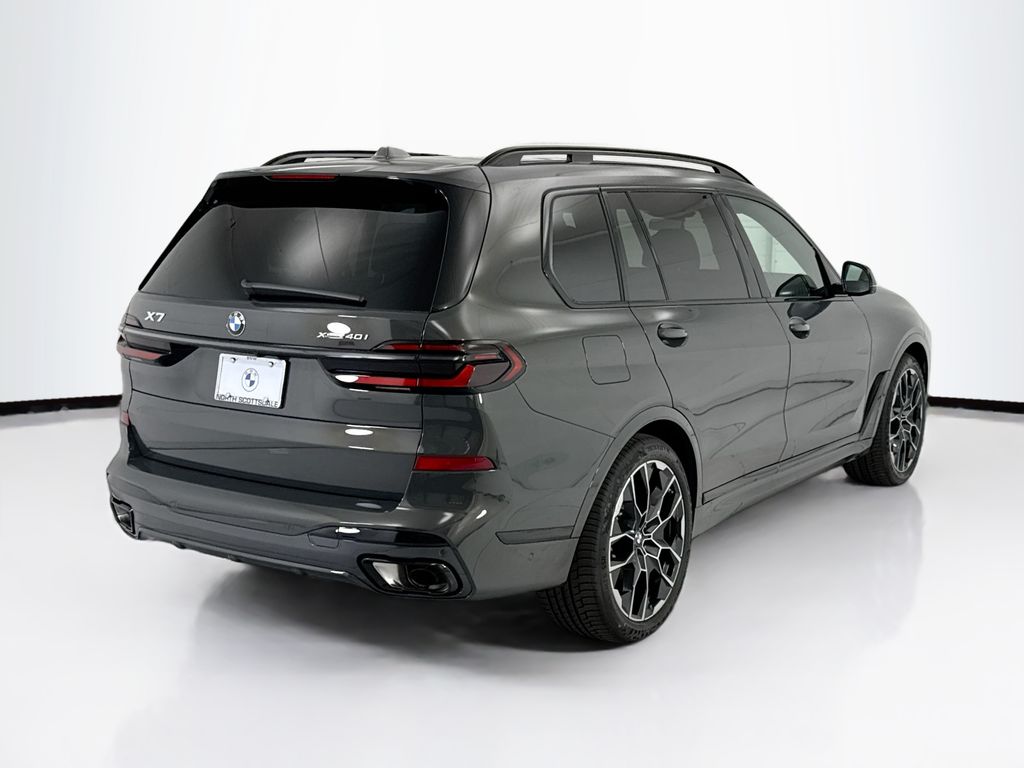 Thumbnail: 2027 BMW X7 - 5