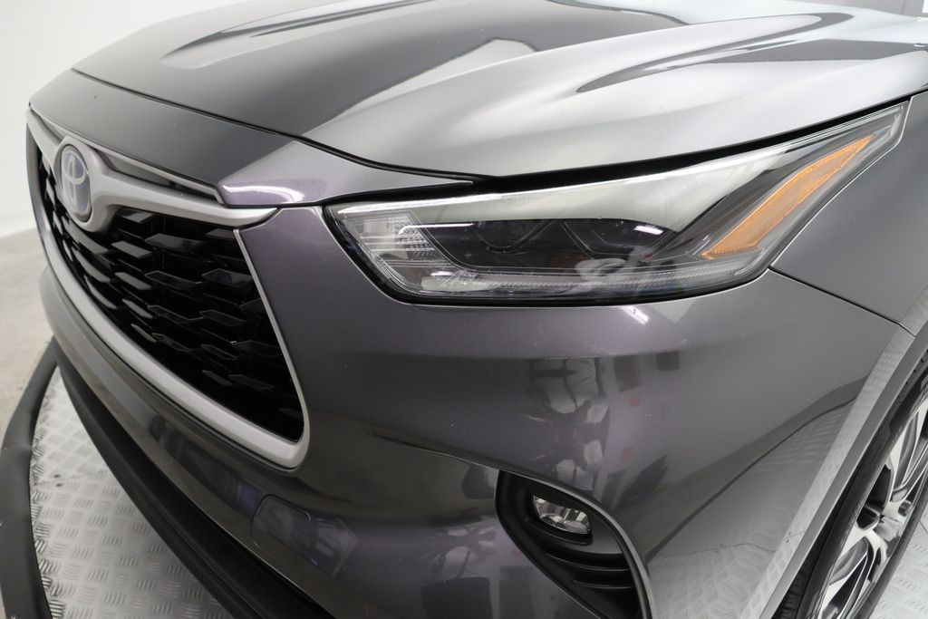 2021 Toyota Highlander XLE 3