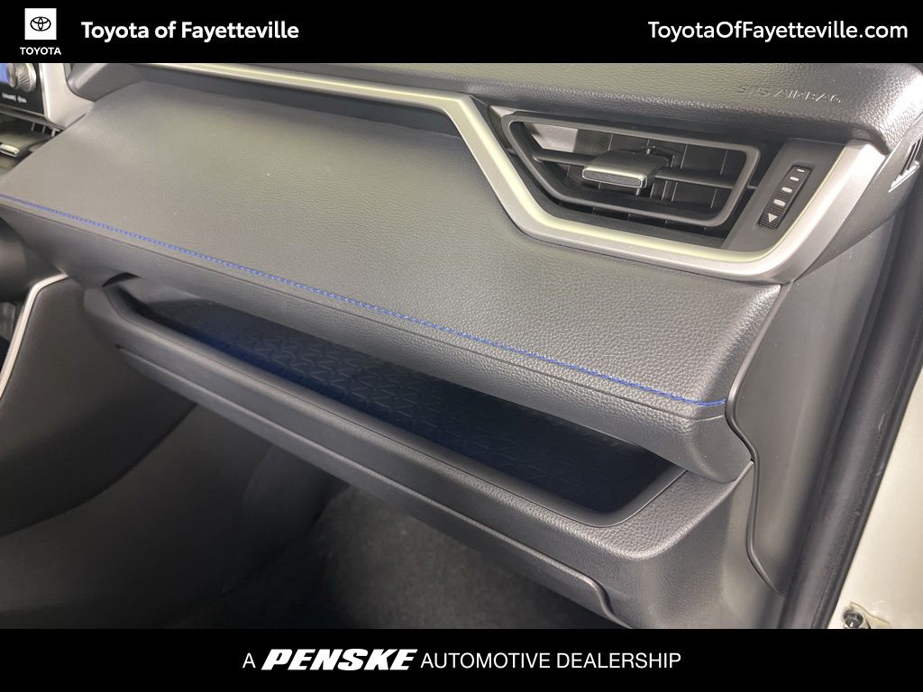Thumbnail: 2022 Toyota RAV4 - 10