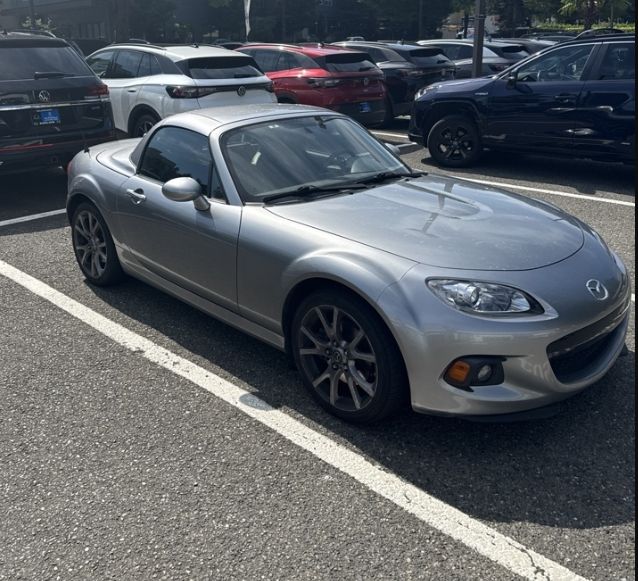 Liquid Silver Metallic 2015 Mazda MX-5 Miata Convertible Rear-Wheel Drive 6-Speed Manual