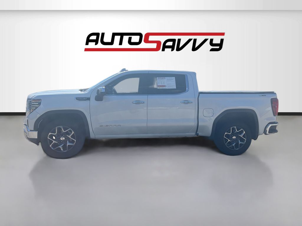 Used 2023 White GMC SLT image 4