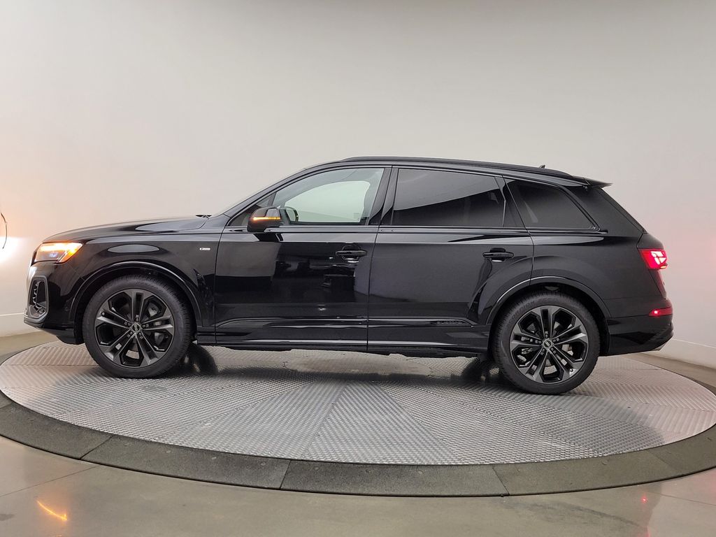 Thumbnail: 2026 Audi Q7 - 4